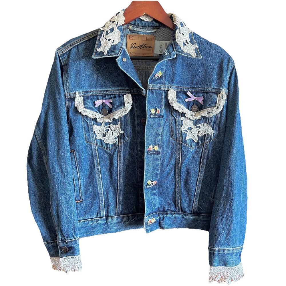Y2K Levi’s Signature Denim Jacket Ribbon Floral Embroidery Details Coquette M